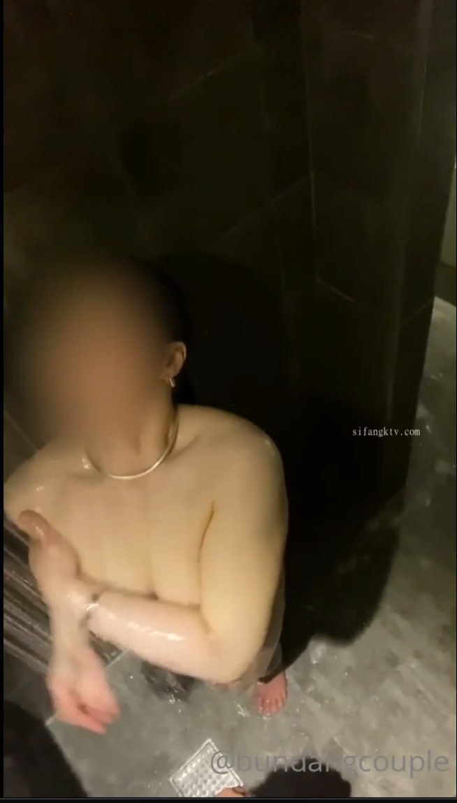 新人御姐！超骚超浪【蜜汁泪光】高跟长腿~道具狂插，成熟男人喜爱的类型，情趣薄纱直接看硬了